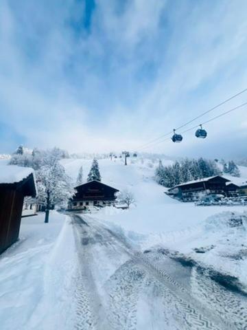 Hochwart Hof Bed & Breakfast Panzió Saalbach-Hinterglemm Kültér fotó