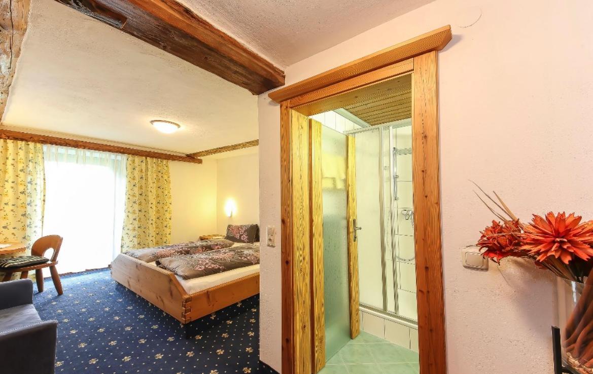 Hochwart Hof Bed & Breakfast Panzió Saalbach-Hinterglemm Kültér fotó